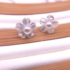 Freshwater Pearl Stud Earrings in Sterling Silver